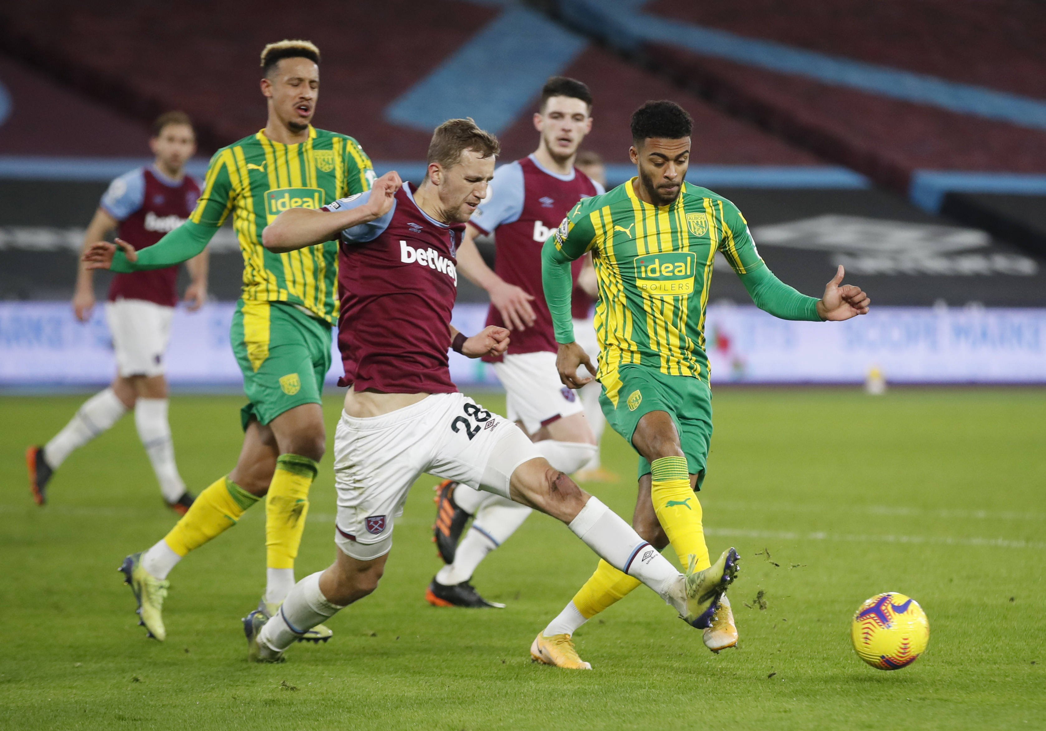 球場中央 球場中央