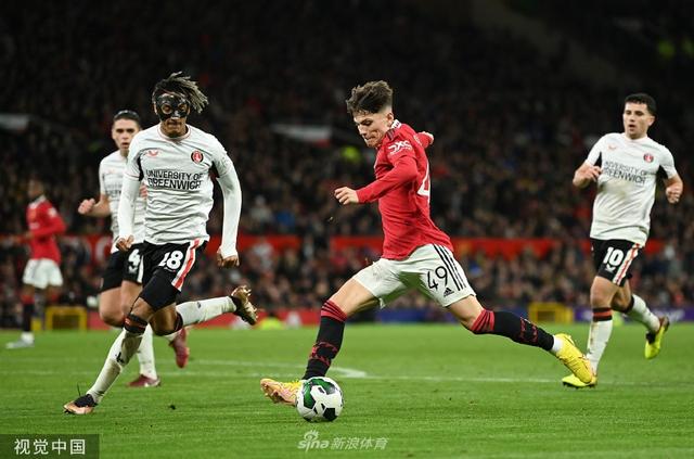 赛中送出两 赛中送出两